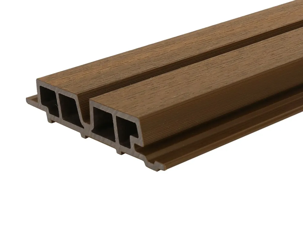 Composiet Gevelbekleding Castellation Pro 65 Teak 3.3 x 18 cm - Lengte 290 cm Bestseller