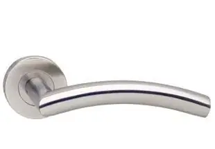 Intersteel enkele deurklink rechts Lisa 90° op rond rozet rvs Rechtstreeks Van De Fabrikant
