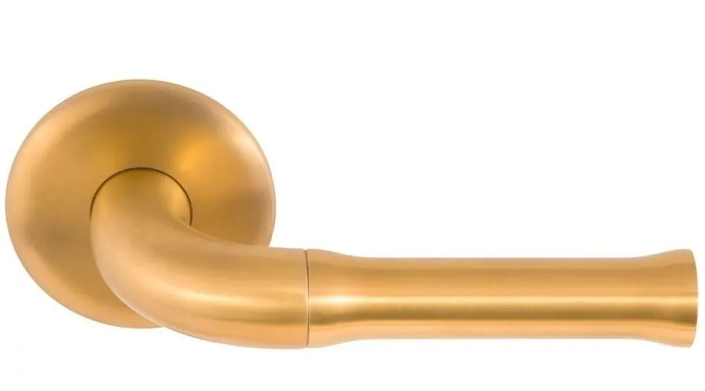 Premium Enkele deurklink NOUR EV100/64 op rozet PVD mat goud