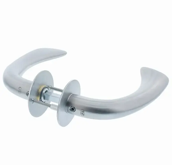 P+E Deurklink ‘Erick’ op ronde rozet 8mm stift rvs geborsteld Bestel Nu