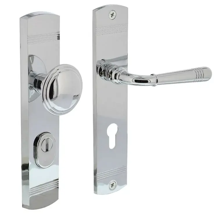 Hoge Kwaliteit Intersteel voordeurbeslag Helena knop/kruk PC72 met kerntrek beveiliging chroom