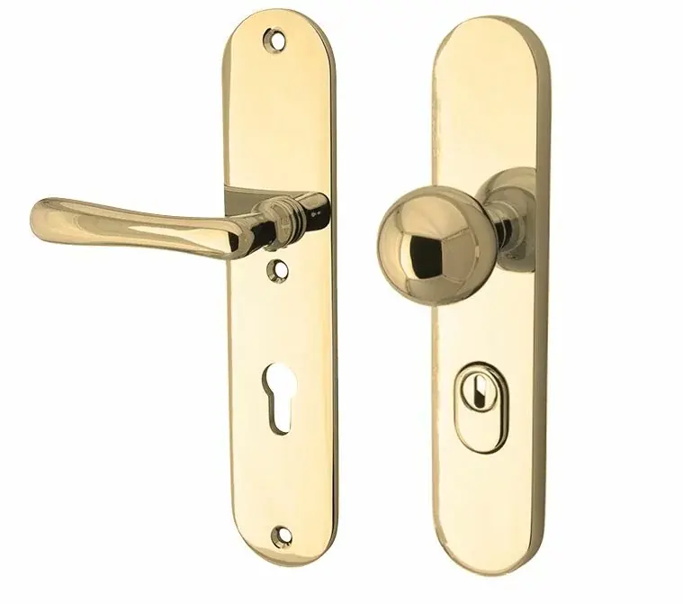 SKG3 PC92 knop/kruk op ovaal schild Linea links + kerntrekbeveiliging messing ongelakt Korting