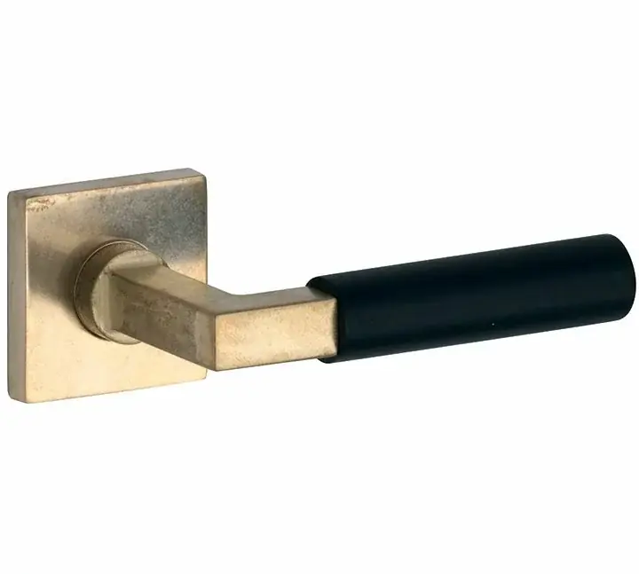 Koopje Deurklink op geveerd rozet verdekt Bauhaus ebben messing antiek