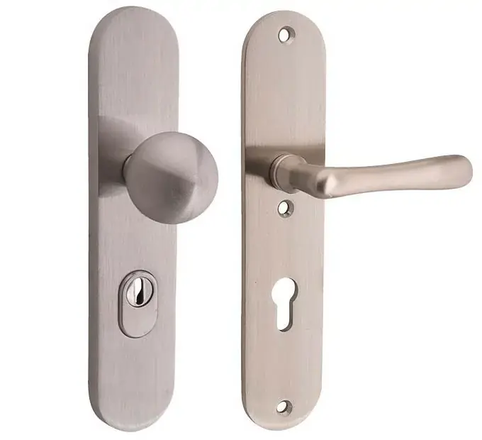 SKG3 PC72 knop/kruk op ovaal schild Linea rechts + kerntrekbeveiliging mat nikkel/mat nikkel PVD Veilige Betaling